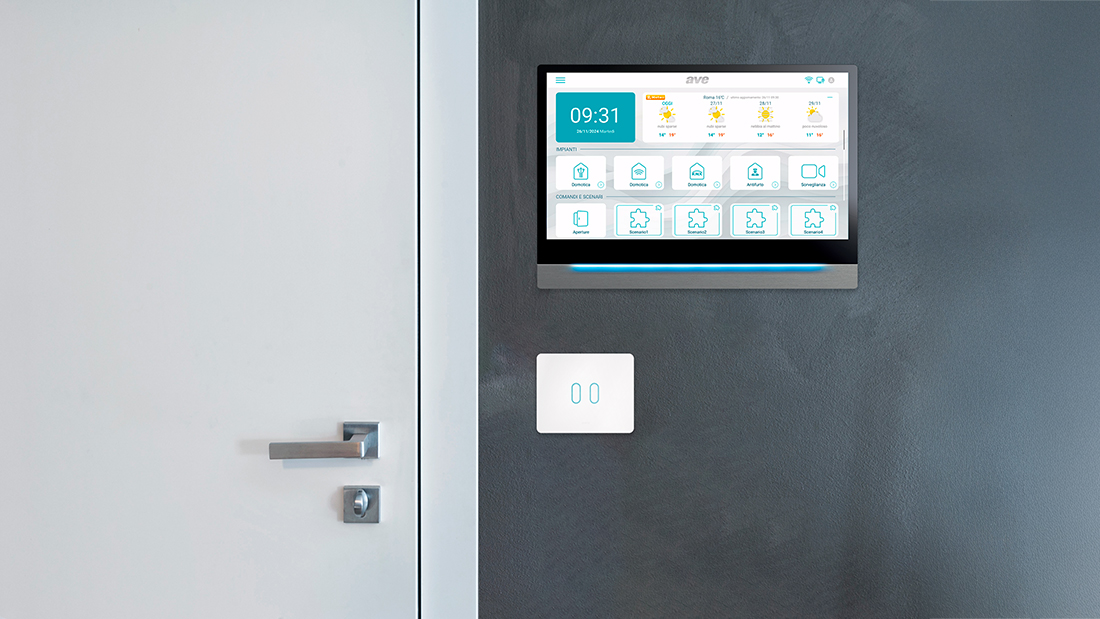 Touch screen da 18" per la smart home: il nuovo supervisore top di gamma AVE